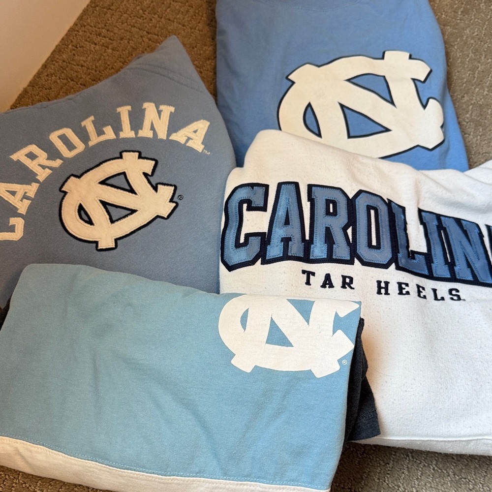 Carolina Tar Heels Long Sleeve Tees Sweatshirts (4) Small
